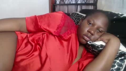 Snapshot of cozy_dion chatting on 4, 11, 2025 Erykah online show from 4, 11, 2025