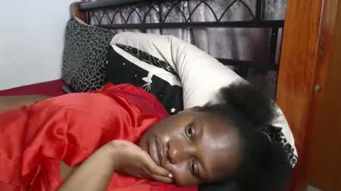 Snapshot of cozy_dion chatting on 5, 11, 2025 Erykah online show from 5, 11, 2025