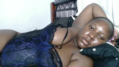 Snapshot of cozy_dion chatting on 6, 11, 2025 Erykah online show from 6, 11, 2025