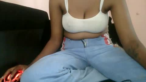 Snapshot of crammy_freaky chatting on 14, 12, 2025 crammy_freaky online show from 14, 12, 2025