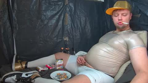 Snapshot of cravingboy chatting on 7, 11, 2025 robin online show from 7, 11, 2025