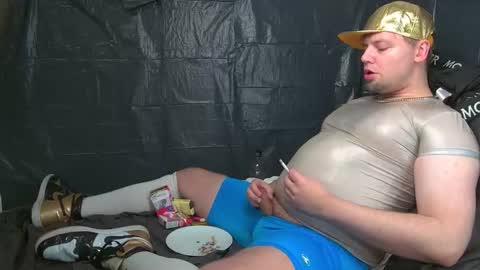 Snapshot of cravingboy chatting on 13, 11, 2025 robin online show from 13, 11, 2025