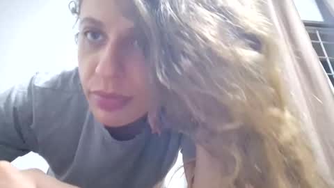 Snapshot of cravingustwoo chatting on 19, 10, 2025 cravingustwoo online show from 19, 10, 2025