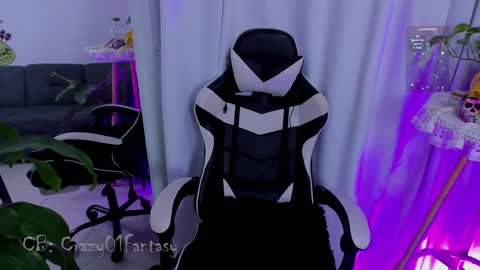 Laura  online show from 3, 1, 2025