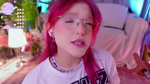 Snapshot of crazy__wine chatting on 17, 2, 2025 Sonya online show from 17, 2, 2025