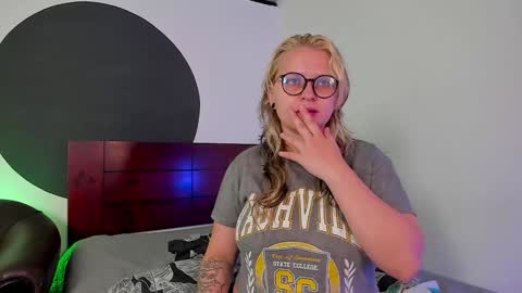 Snapshot of crazy_cakes_ chatting on 20, 12, 2024 Lexie  Rose  online show from 20, 12, 2024