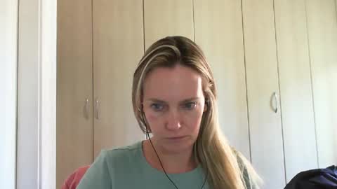 Anny online show from 3, 1, 2025