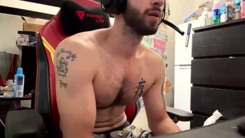 Snapshot of crazydill28 chatting on 31, 10, 2025 crazydill28 online show from 31, 10, 2025