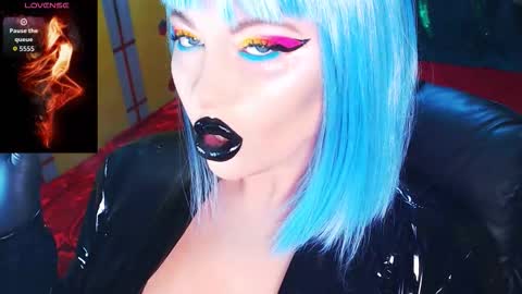 Snapshot of crazypinkyball chatting on 8, 2, 2026 Roxy online show from 8, 2, 2026