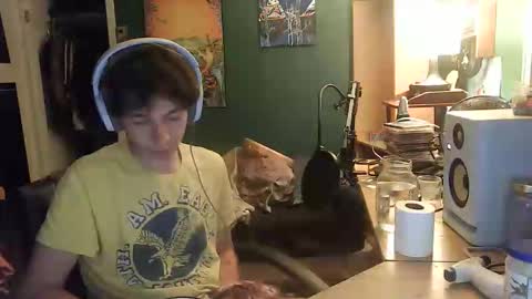 Snapshot of creamfilling1 chatting on 26, 11, 2025 creamfilling1 online show from 26, 11, 2025