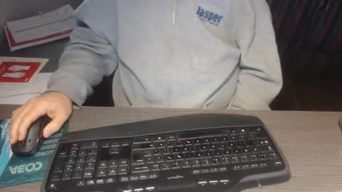 Creamormilk online show from 27, 10, 2025