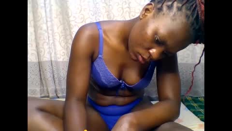 Snapshot of creamypussy15 chatting on 16, 10, 2025 MARY online show from 16, 10, 2025