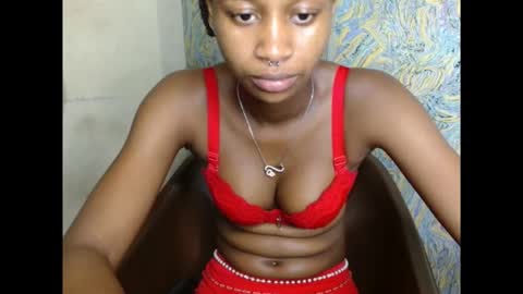 creamyxmuffin online show from 23, 9, 2025