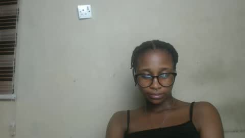 creamyxmuffin online show from 26, 9, 2025