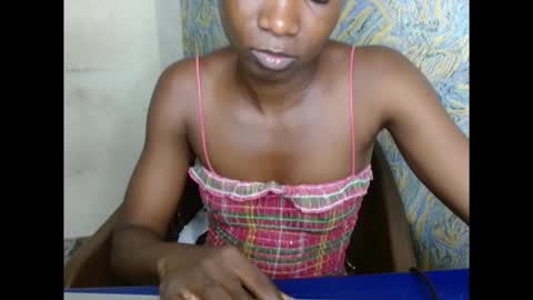 Snapshot of creamyxsugar chatting on 22, 9, 2025 creamyxsugar online show from 22, 9, 2025