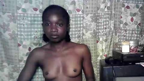 Snapshot of creamyxsugar chatting on 27, 10, 2025 creamyxsugar online show from 27, 10, 2025