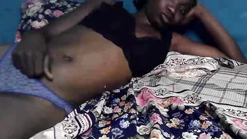 Snapshot of creamyxsugar chatting on 29, 10, 2025 creamyxsugar online show from 29, 10, 2025