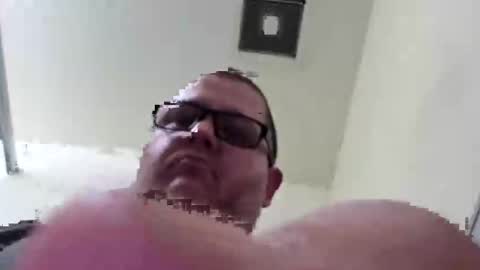 Snapshot of creeeping_death chatting on 10, 3, 2026 The hopeless romantic online show from 10, 3, 2026