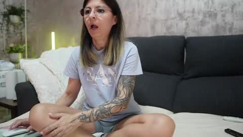 crissy_love online show from 9, 2, 2025