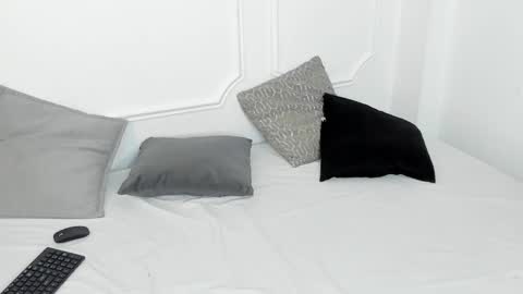 Cristal  online show from 22, 2, 2025