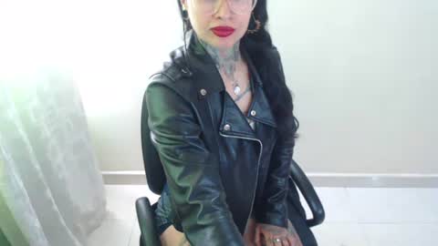 Snapshot of cristal_jayan chatting on 2, 12, 2024 HI online show from 2, 12, 2024