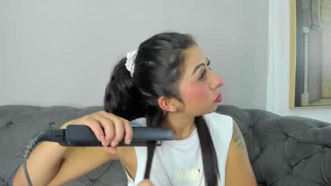  Independent Model online show from 10, 1, 2025