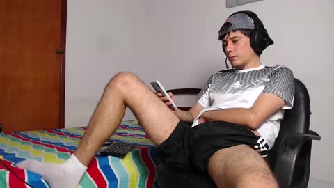 Snapshot of cristian_ortiz_1 chatting on 14, 12, 2024 Cristian online show from 14, 12, 2024