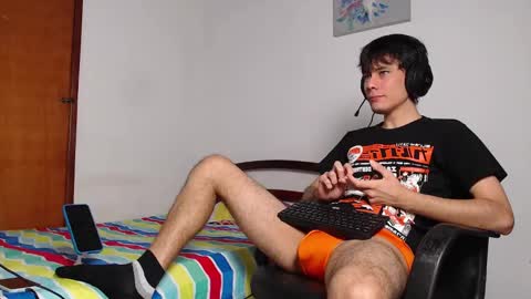 Snapshot of cristian_ortiz_1 chatting on 15, 12, 2024 Cristian online show from 15, 12, 2024