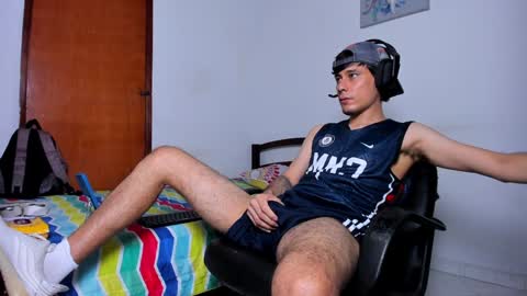 Snapshot of cristian_ortiz_1 chatting on 20, 12, 2024 Cristian online show from 20, 12, 2024