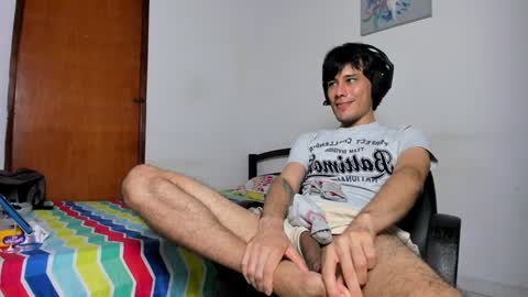 Snapshot of cristian_ortiz_1 chatting on 21, 12, 2024 Cristian online show from 21, 12, 2024