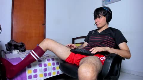 Snapshot of cristian_ortiz_1 chatting on 25, 12, 2024 Cristian online show from 25, 12, 2024