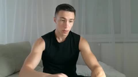 Snapshot of cristianovilla chatting on 10, 9, 2025 CristianoHailey online show from 10, 9, 2025