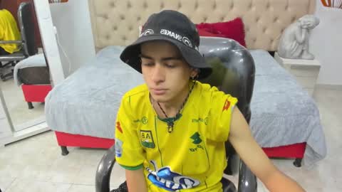 Snapshot of cristoferr_1 chatting on 18, 3, 2026 CRISTOFER online show from 18, 3, 2026