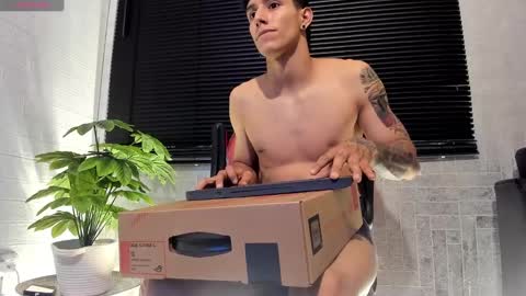 cristopher23  online show from 28, 2, 2025