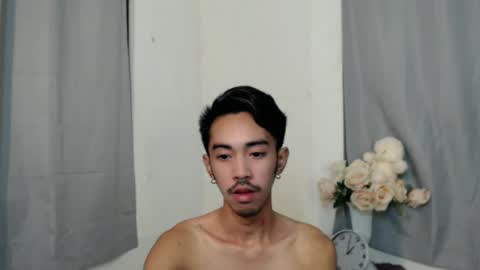 Snapshot of crocodale chatting on 11, 10, 2025 crocodale online show from 11, 10, 2025