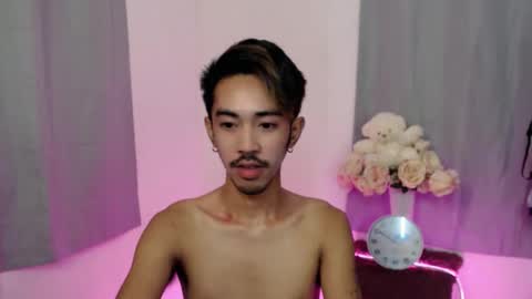 Snapshot of crocodale chatting on 14, 10, 2025 crocodale online show from 14, 10, 2025