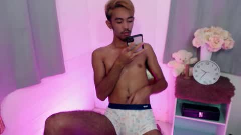 Snapshot of crocodale chatting on 19, 11, 2025 crocodale online show from 19, 11, 2025