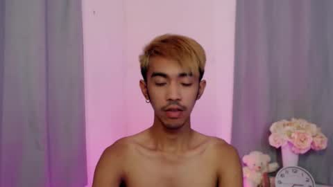 Snapshot of crocodale chatting on 24, 11, 2025 crocodale online show from 24, 11, 2025