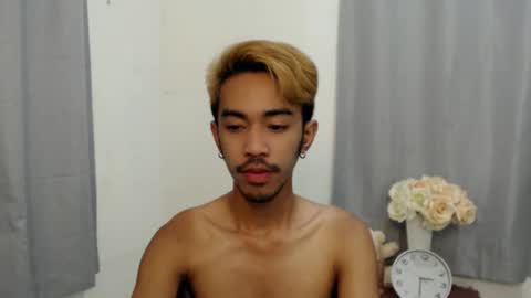 Snapshot of crocodale chatting on 29, 11, 2025 crocodale online show from 29, 11, 2025