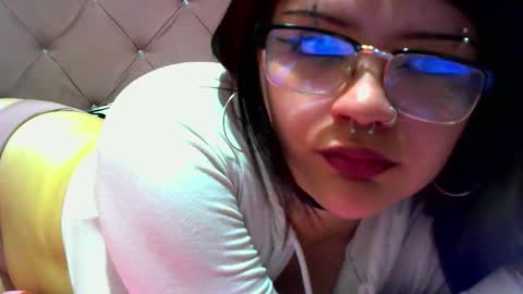 crystal0107 online show from 25, 3, 2026