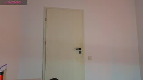 Snapshot of crystal_angel1 chatting on 8, 10, 2025 Crys online show from 8, 10, 2025