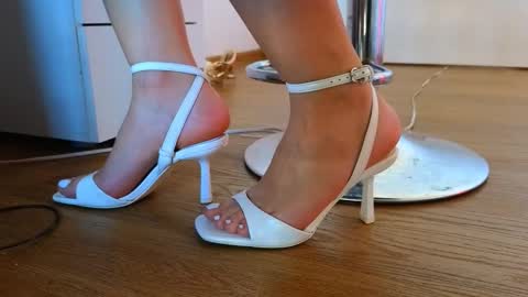 Snapshot of crystal_angel1 chatting on 15, 10, 2025 Crys online show from 15, 10, 2025