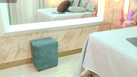 crystal_gilton online show from 12, 1, 2026