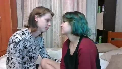 Crystal and Marcl online show from 13, 2, 2025