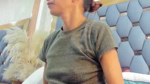 Snapshot of crystal_sm chatting on 26, 10, 2025 crystal_sm online show from 26, 10, 2025