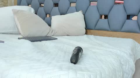 Snapshot of crystal_sm chatting on 12, 11, 2025 crystal_sm online show from 12, 11, 2025