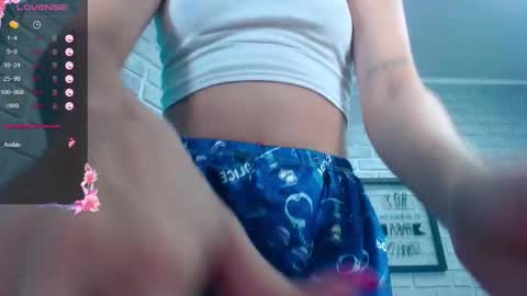 Snapshot of crystal_walls chatting on 26, 9, 2025 I AM CRYSTAL online show from 26, 9, 2025