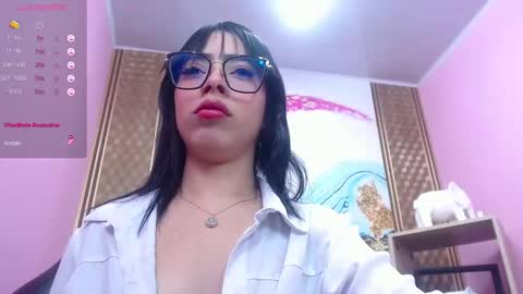 Snapshot of crystal_walls chatting on 15, 11, 2025 I AM CRYSTAL online show from 15, 11, 2025