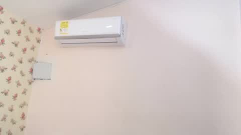 Milf Latina online show from 5, 4, 2026