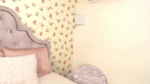 Milf Latina online show from 7, 4, 2026